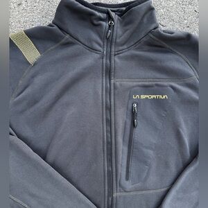 La Sportiva Full Zip Layer!